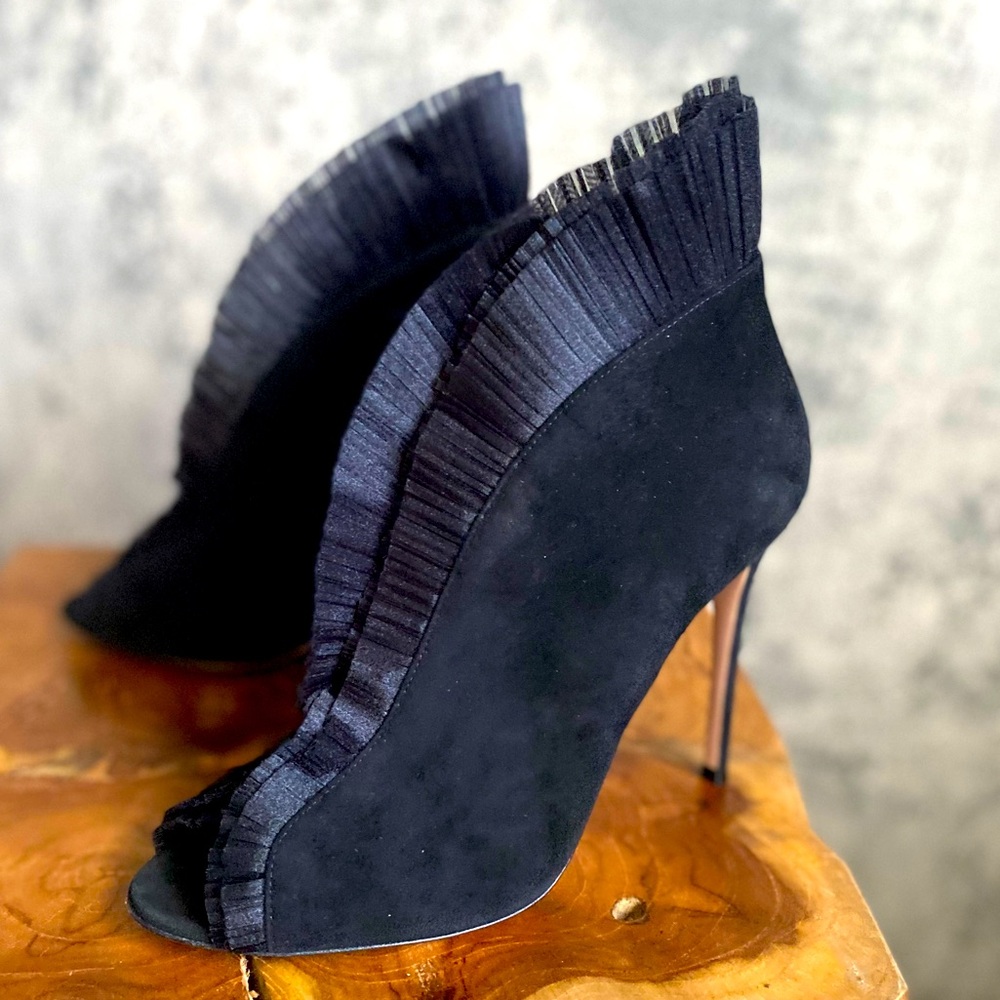 Gianvito Rossi black unique suede peep toe booties heels